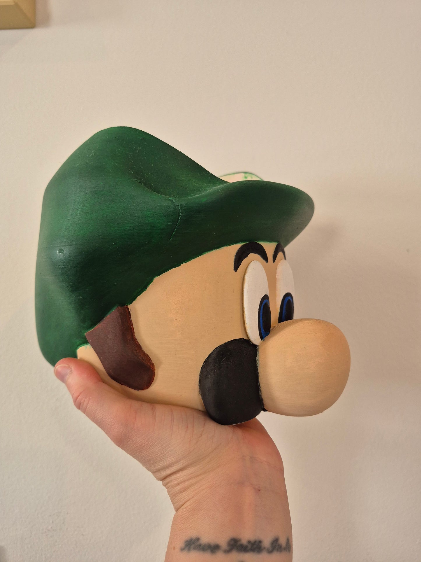 Luigi Planter