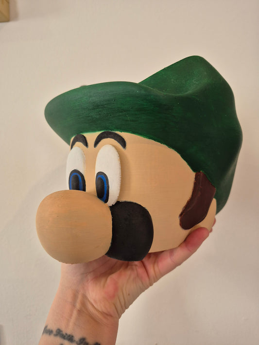 Luigi Planter