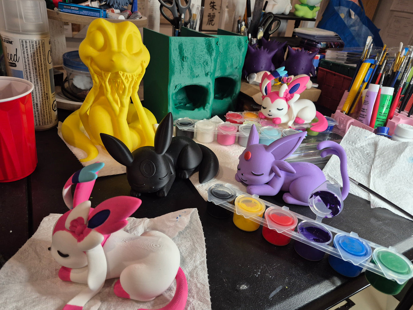 Sleeping Eeveelution & Pokemon Figures