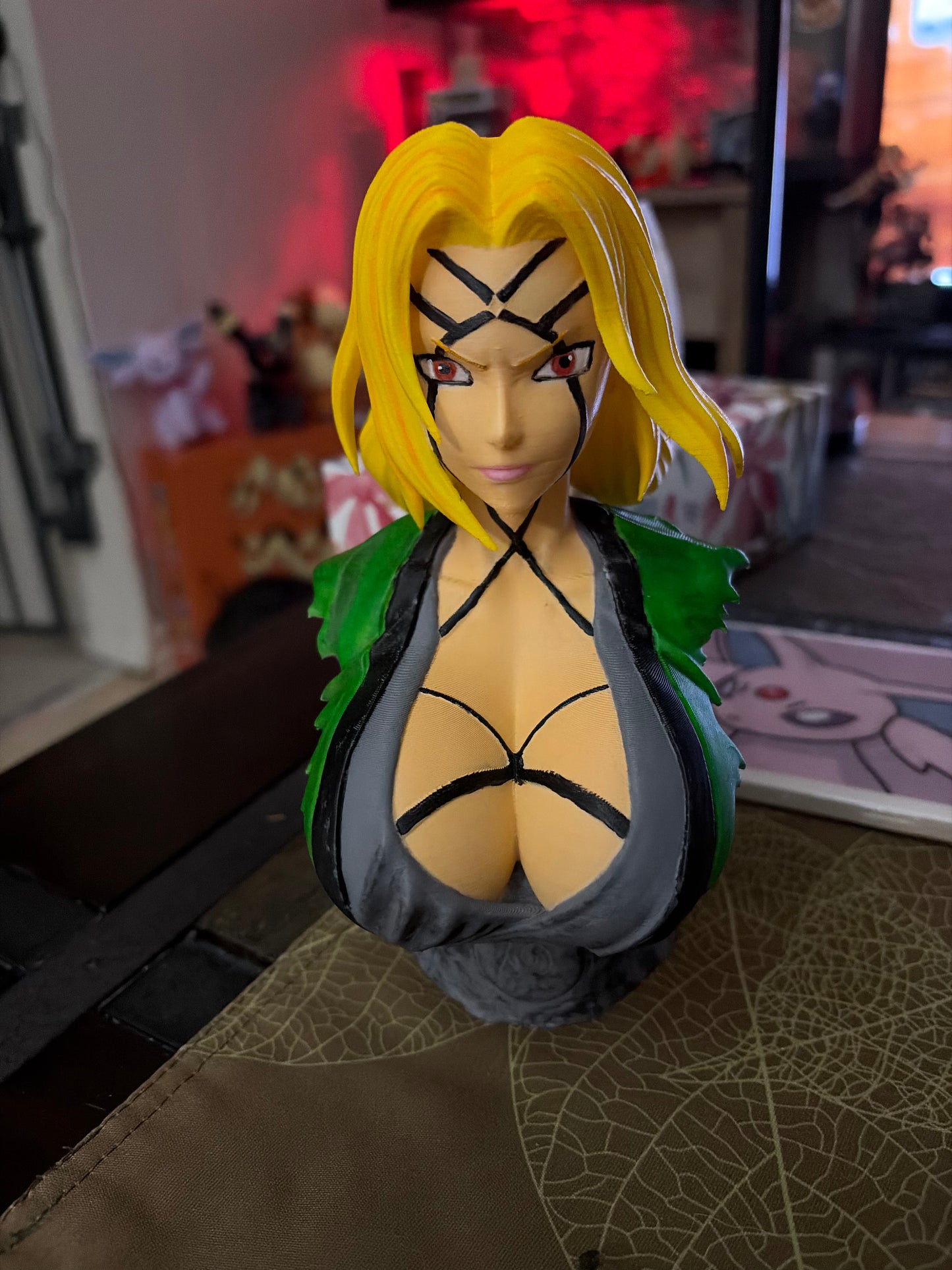 Tsunade: Naruto Character Statue